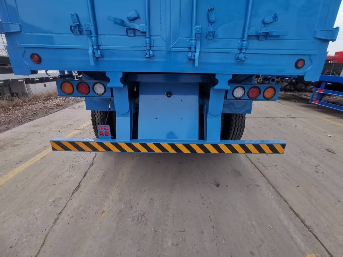 2044-202503061404409182 fence semi trailer