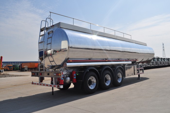 1788239628953279853993418752.jpg fuel tank semi trailer