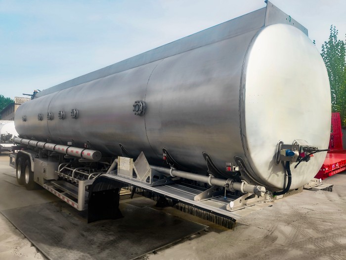 2044-202604141717331927 Aluminum Fuel Tanker Trailer