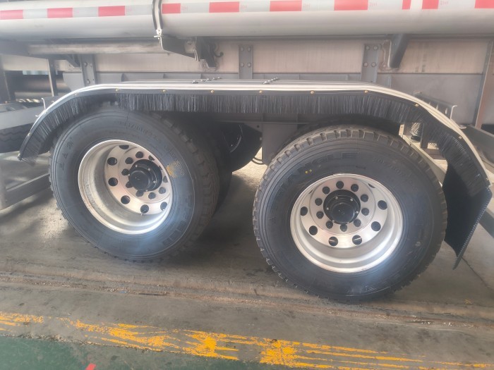 2044-202604141727104087 Aluminum Fuel Tanker Trailer