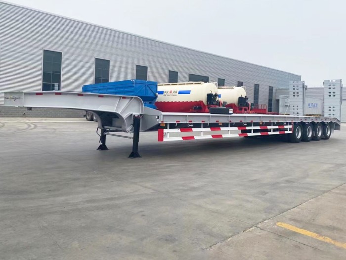 1788240206953282278871556096.png lowbed semi trailer