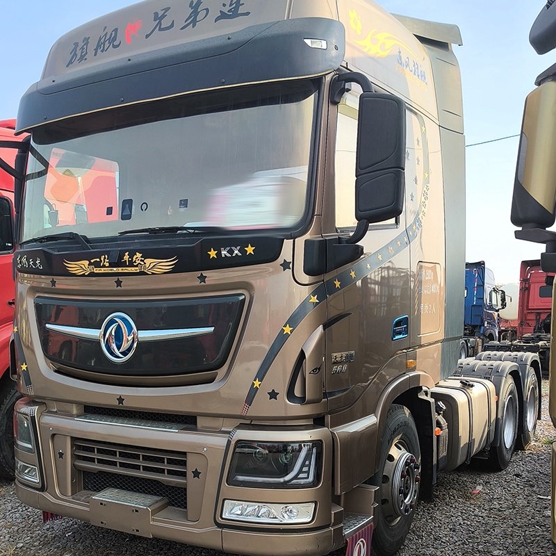 Седельный тягач Dongfeng KX 6x4 мощностью 560 л.с.