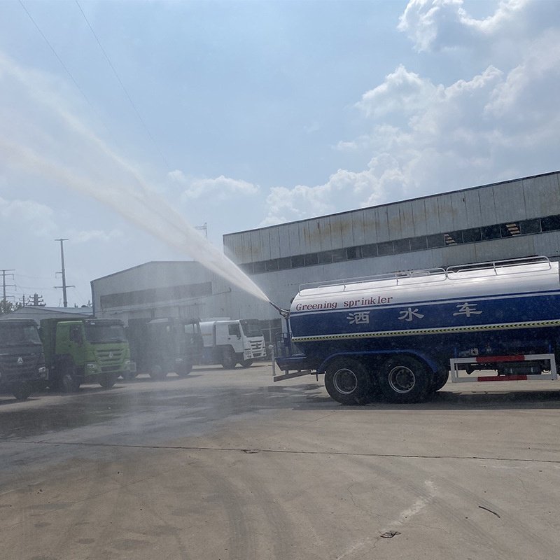 Camion-citerne à eau Sinotruk