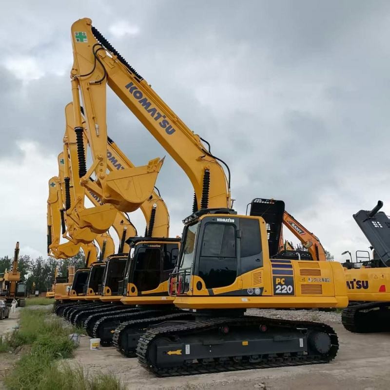 Экскаватор Komatsu PC220