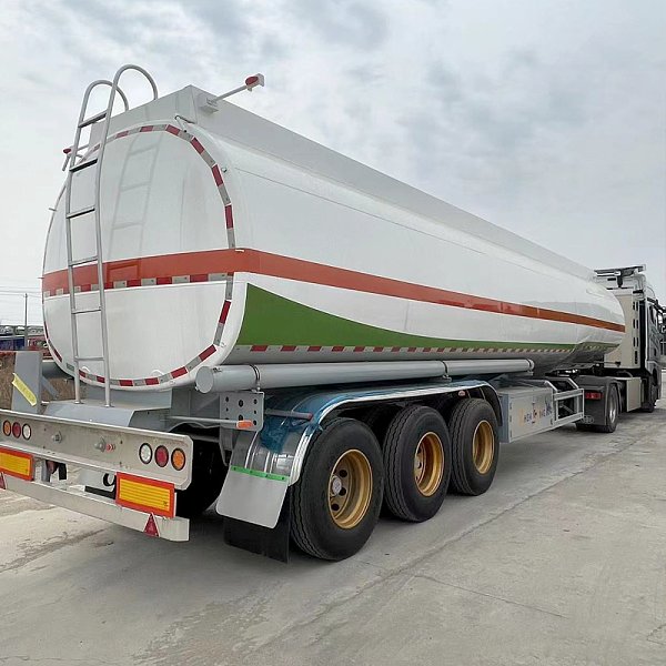Tri Axle Oil Tanker Semi Trailer
