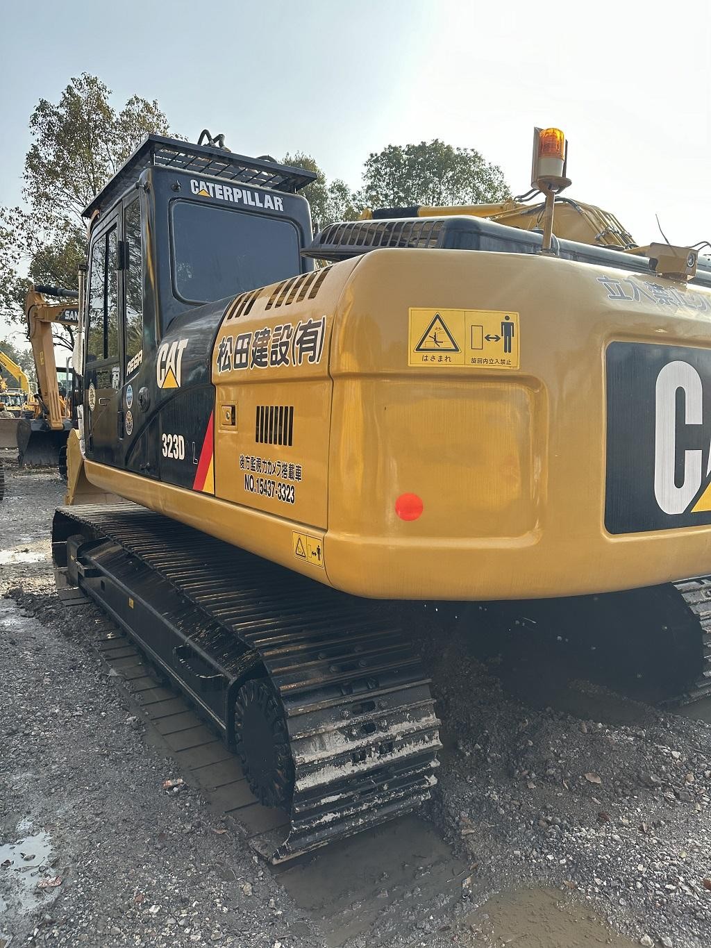 Cat 323 Excavator