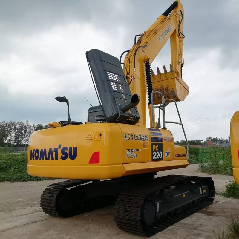 Komatsu PC220 Excavator