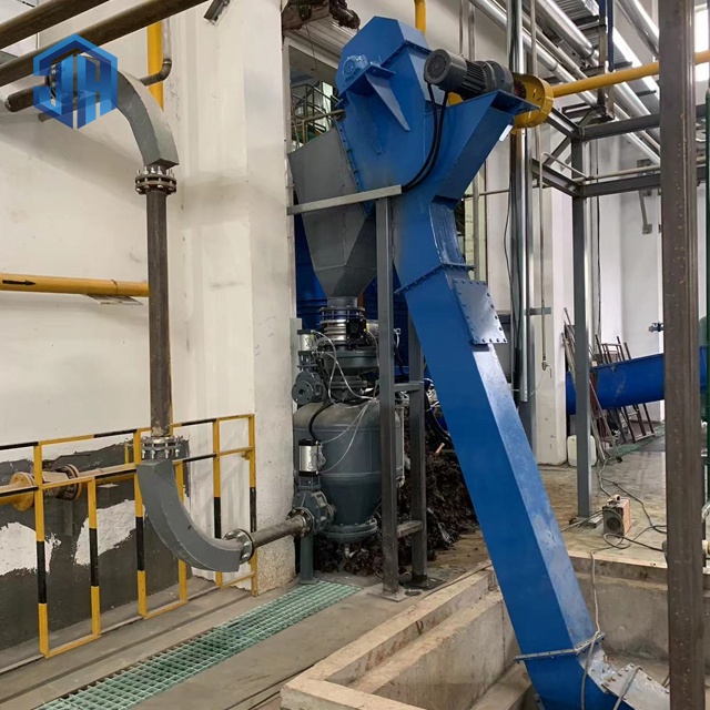 Dense-phase pneumatic conveying