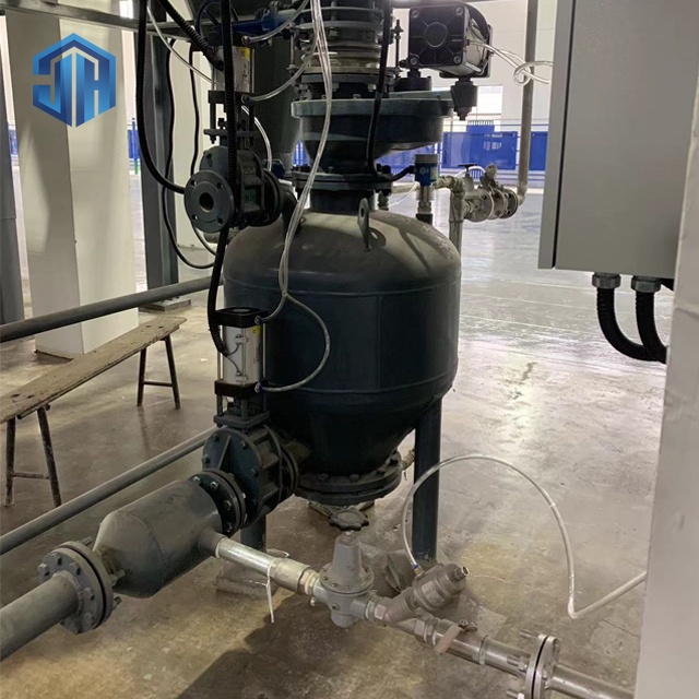 Dense-phase pneumatic conveying