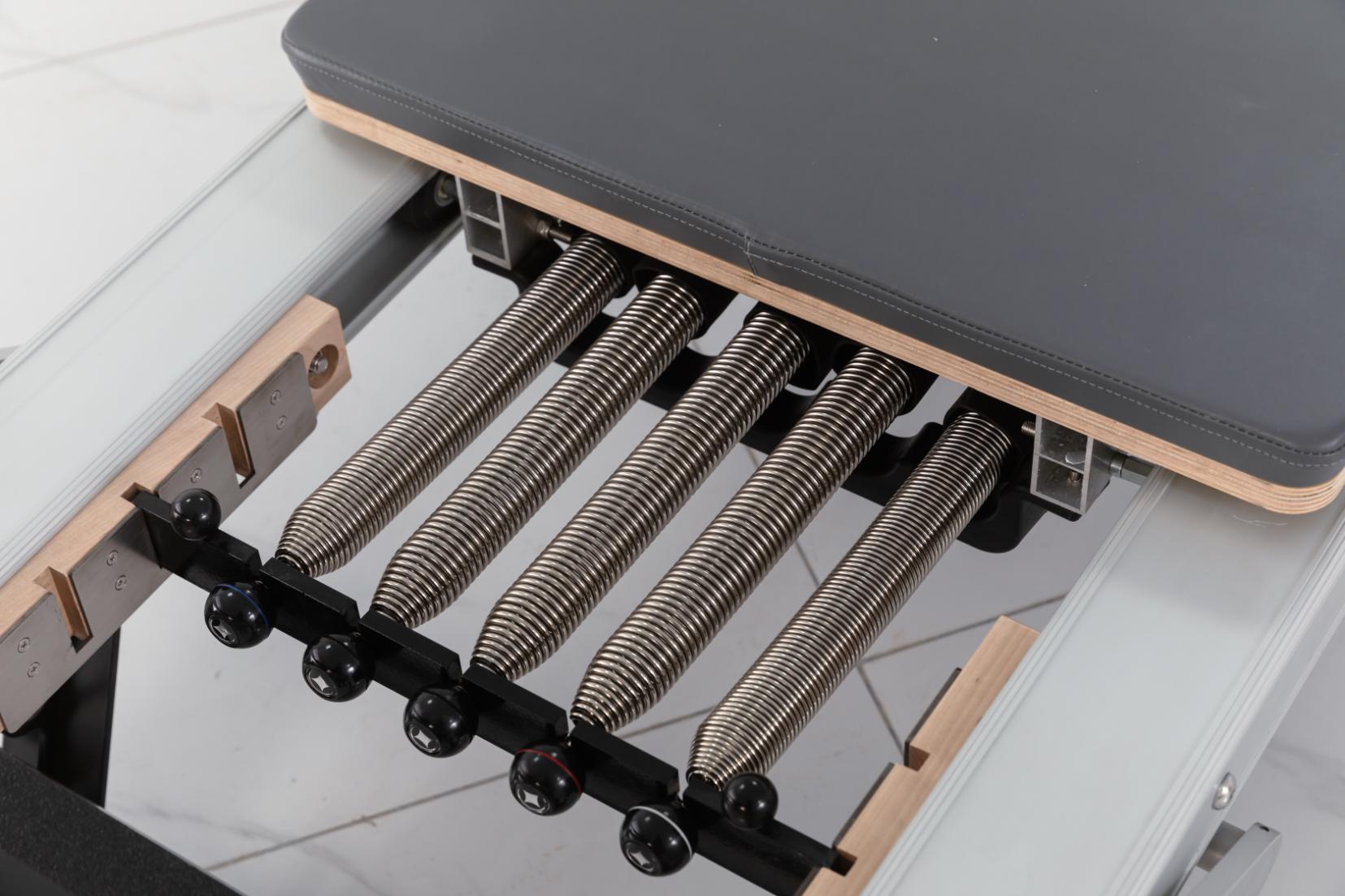 JM-A-13 Merrithew Reformer