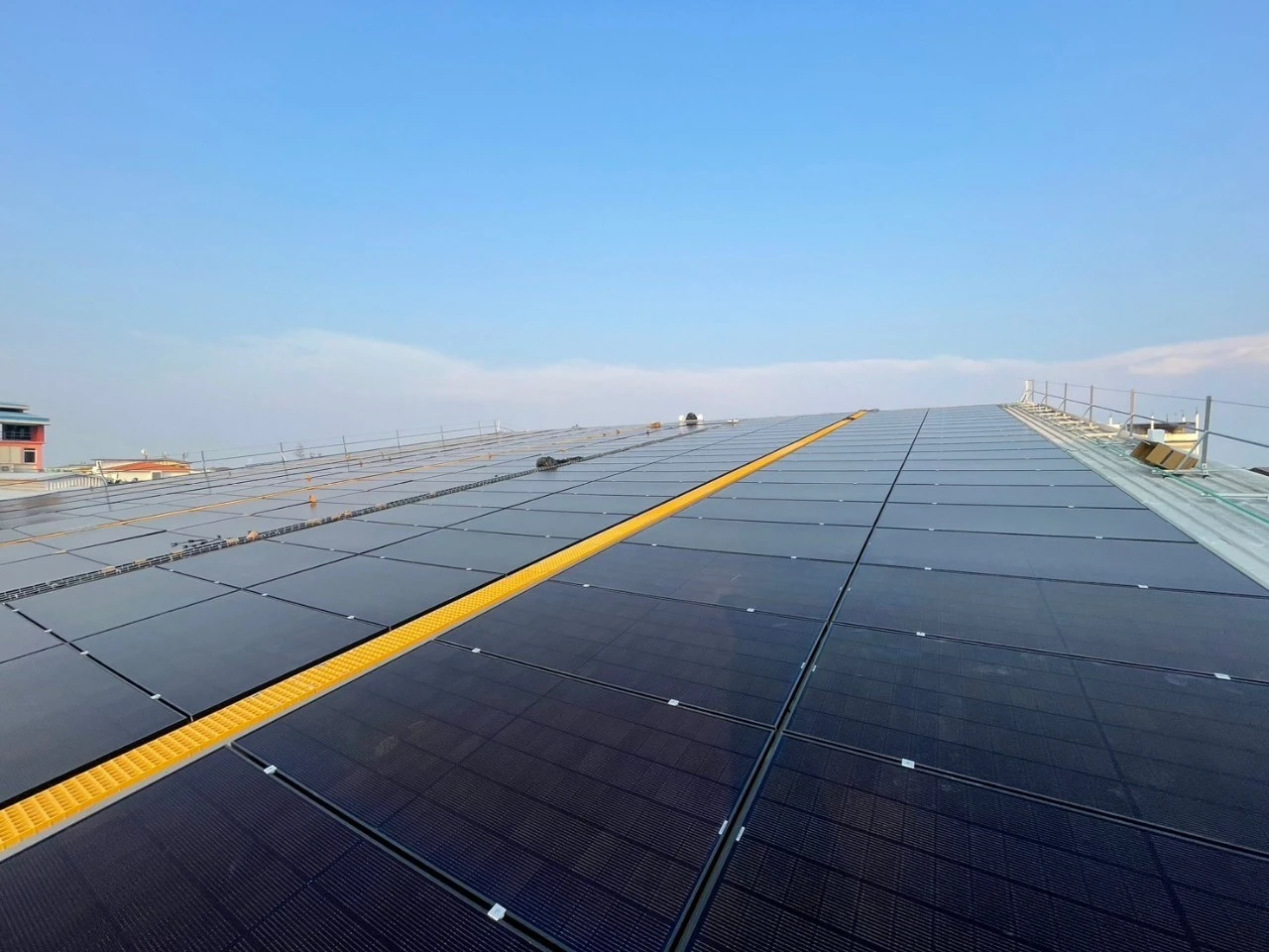 1.2 MW Commercial and Industrial Rooftop Project in Bangkok, Thailand