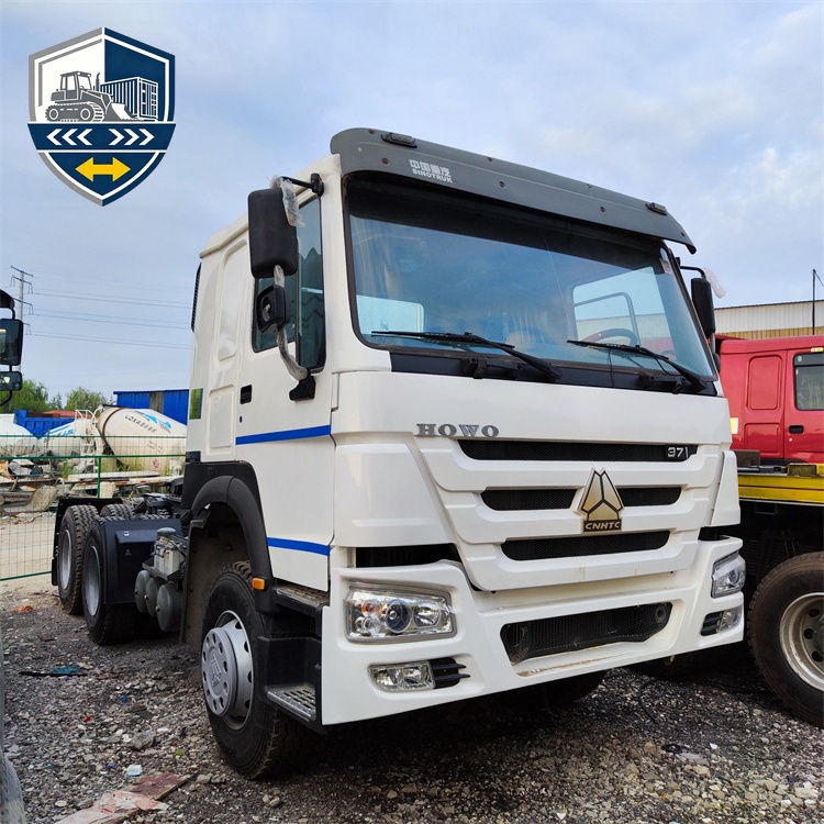 Sinotruk Howo 371HP 6x4 Tractor Truck