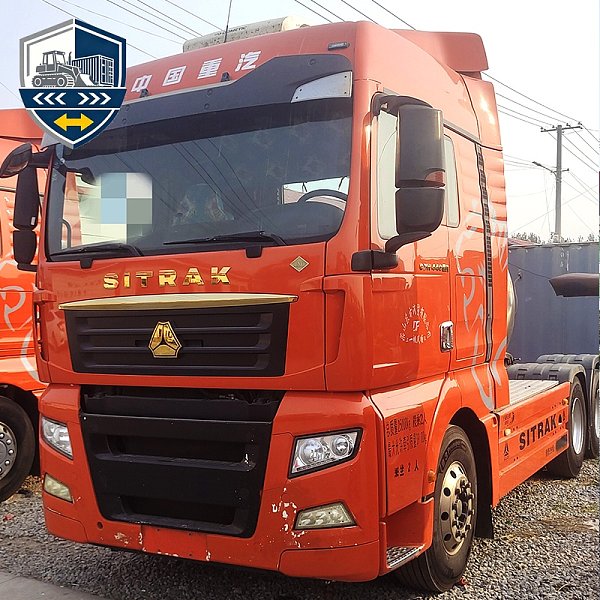 Sinotruk C7H Heavy Truck 440HP 6x4 CNG Tractor