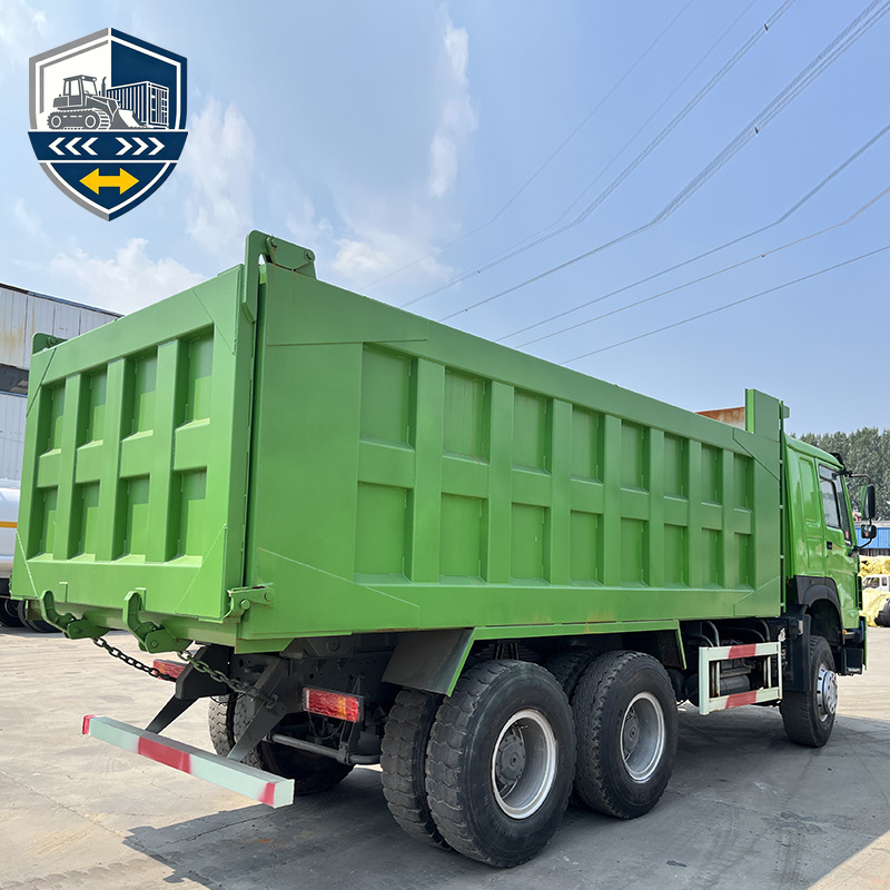 شاحنة قلابة Sinotruk Howo 6x4 بقوة 371 حصانًا