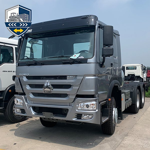 شاحنة جر Sinotruk Howo، 6×4، بقوة 371 حصانًا، من طراز Howo