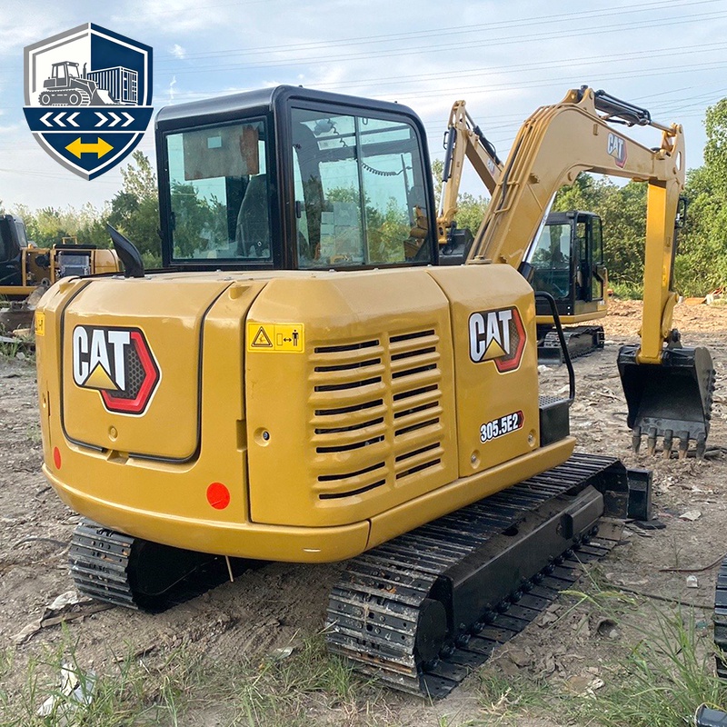 حفارة Cat 305.5E مستعملة بوزن 5.5 طن