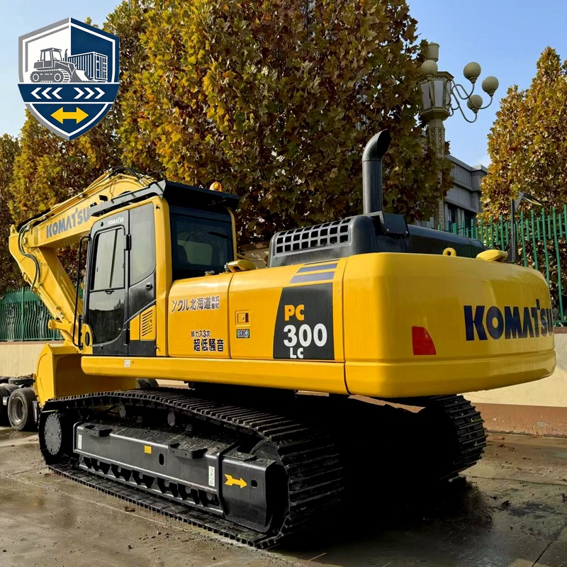 حفارة هيدروليكية Komatsu PC300/300LC بوزن 33 طن