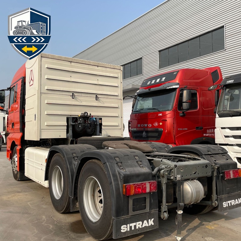 شاحنة Sinotruk C7H الثقيلة بقدرة 440 حصان، جرار CNG ‏6x4
