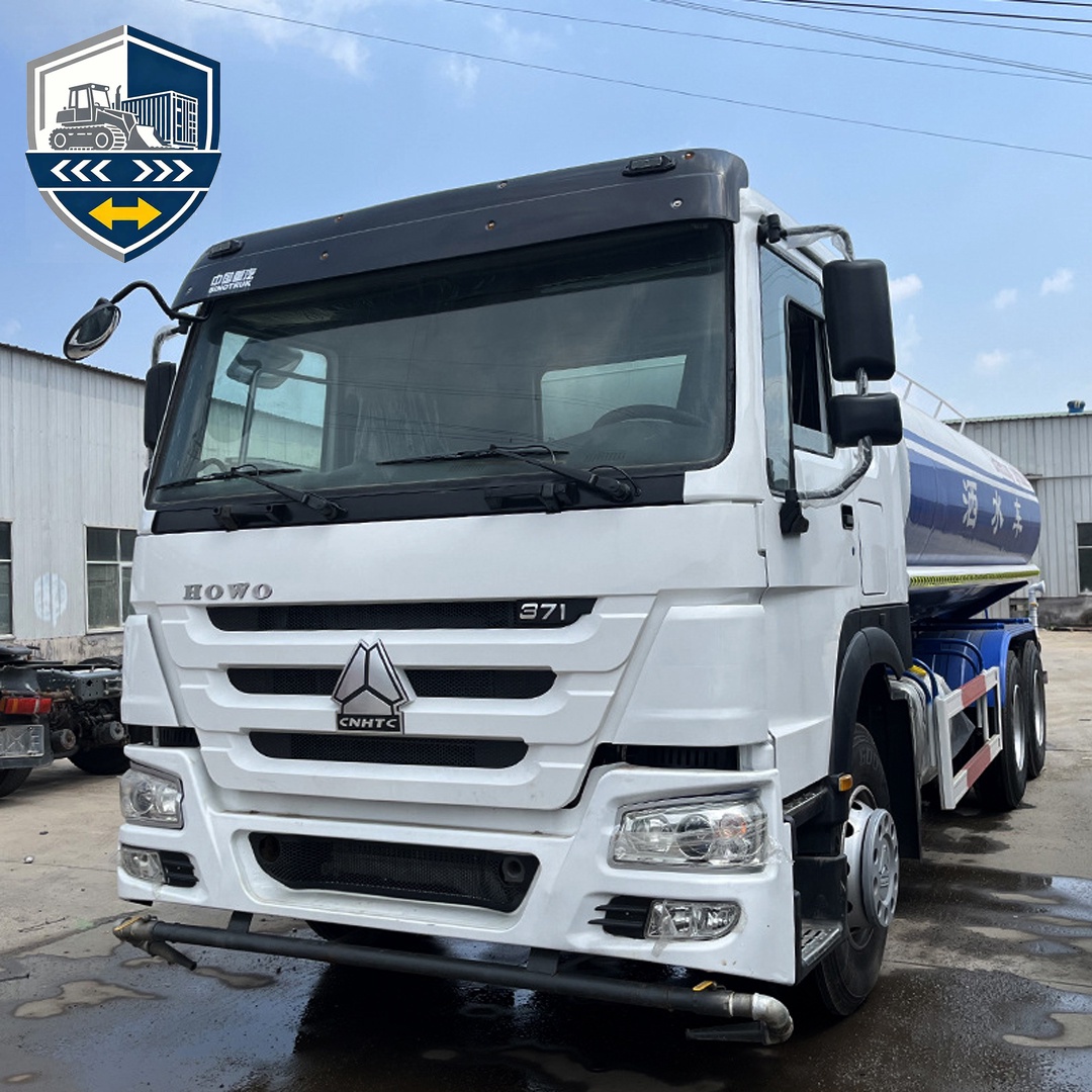 شاحنة صهريج مياه Sinotruk