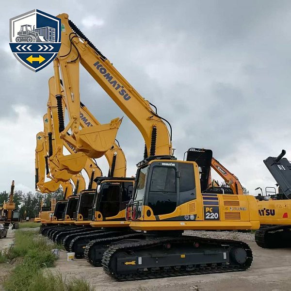 حفارة Komatsu PC220