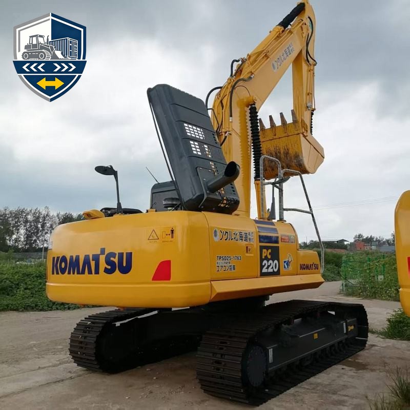 حفارة Komatsu PC220