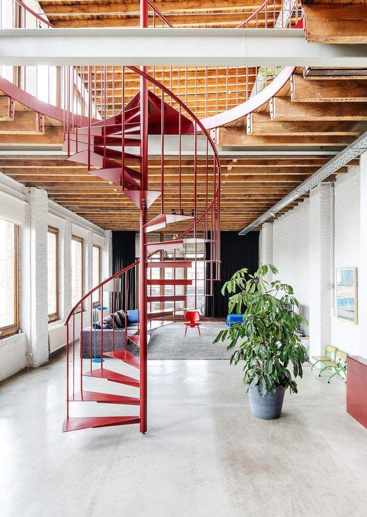 Spiral staircase, fashionable and avant-garde spiral staircase, transitional spiral staircase