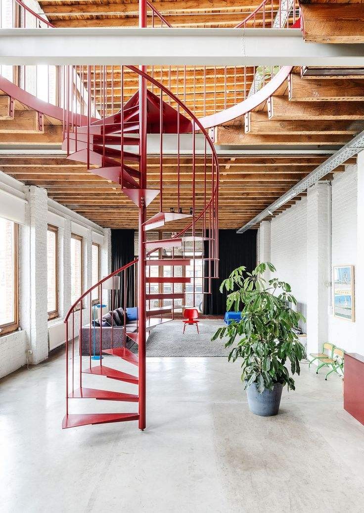 Spiral staircase, fashionable and avant-garde spiral staircase, transitional spiral staircase