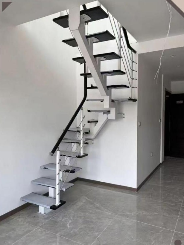 White Mono Stringer Staircase with Glass Railing (Model 1002)