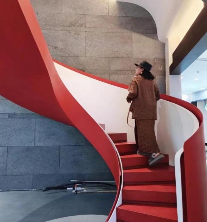 Red Double-Plate Curved Staircase (Model 6213)