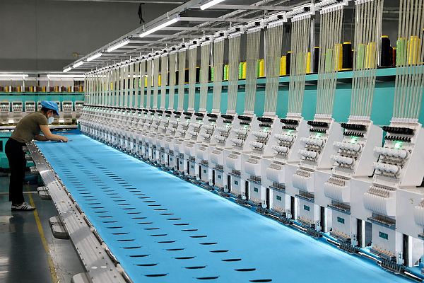 ansheng-automated-embroidery-workshop
