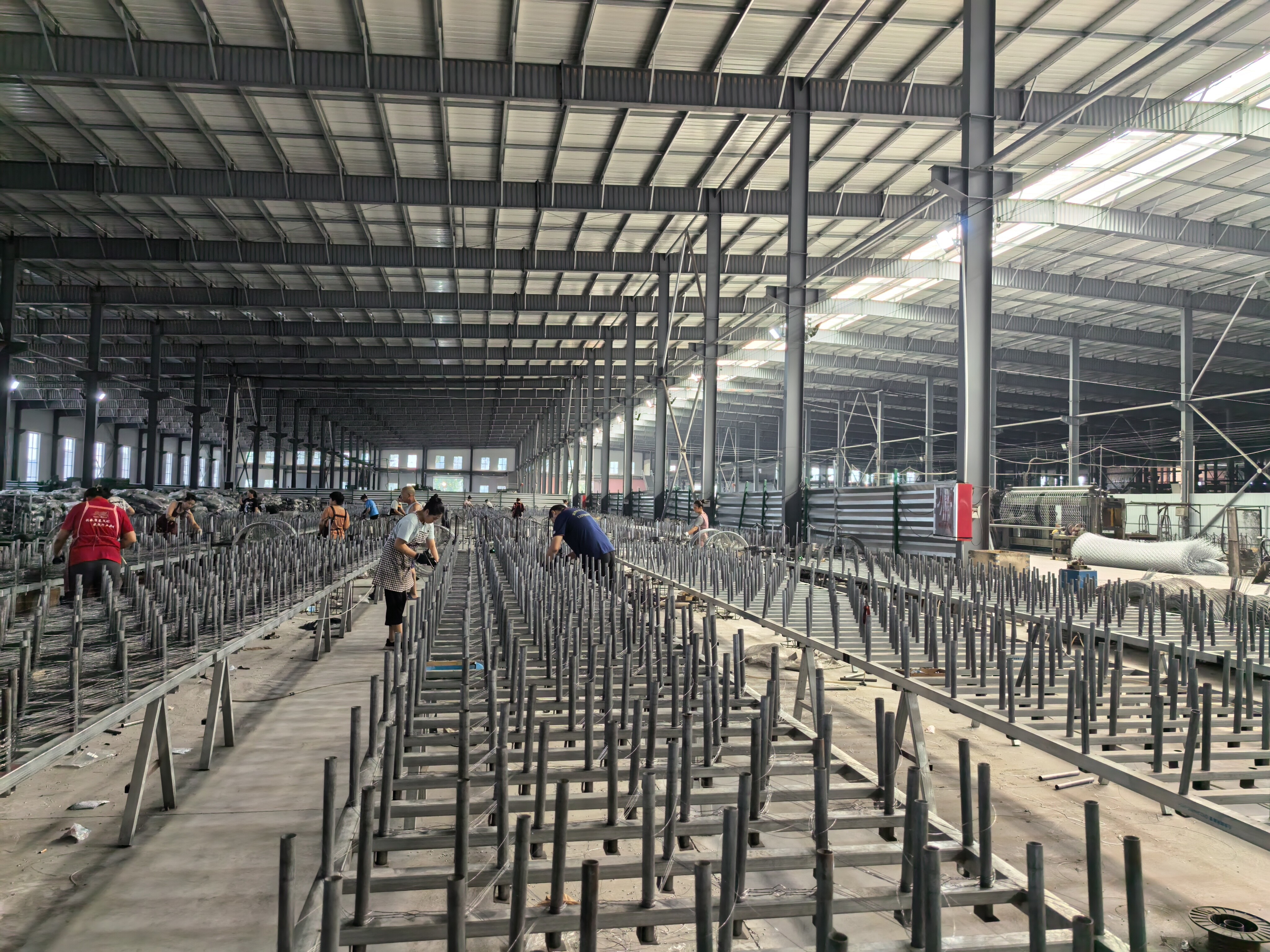 High-Quality Tank Barrier Net Tank Tracks Wound Net Battlefield Twine Wire Mesh for Tank Top