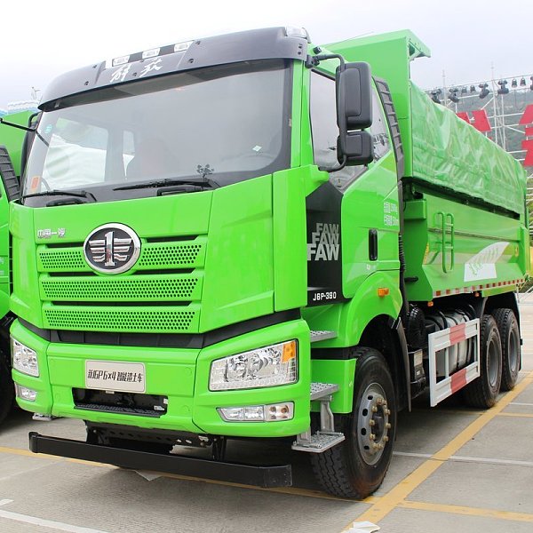 شاحنة قلابة مستعملة 6x4 من FAW J6P بقوة 390 حصانًا