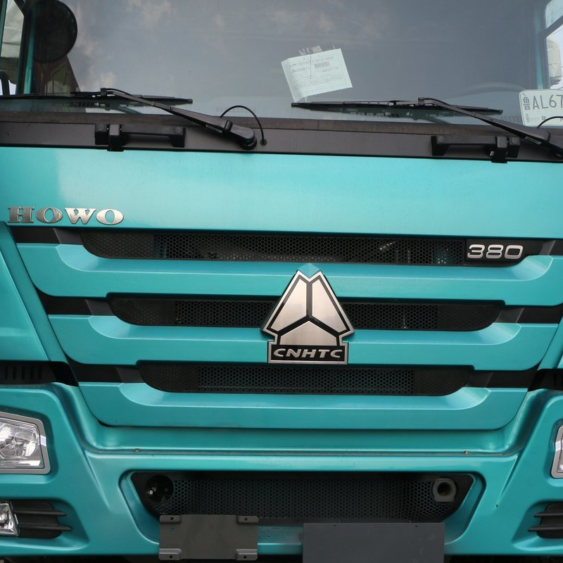 شاحنة Sinotruk Howo ثقيلة بقدرة 380 حصان، 6×4، ذات 10 عجلات، شاحنة نقل الخيول