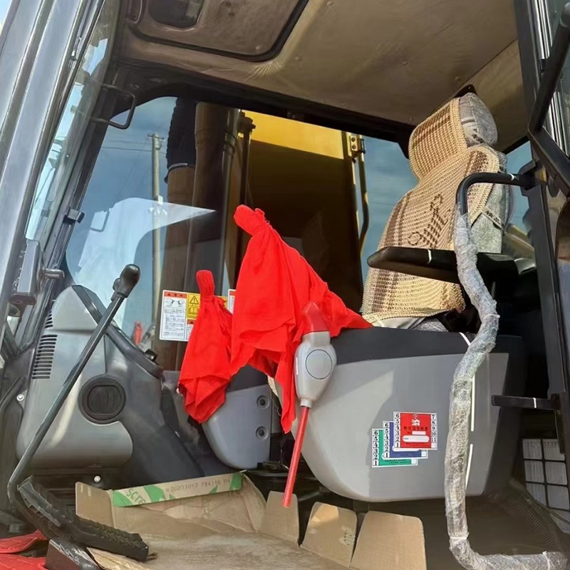 حفارة Komatsu PC200 مستعملة بوزن 20 طنًا