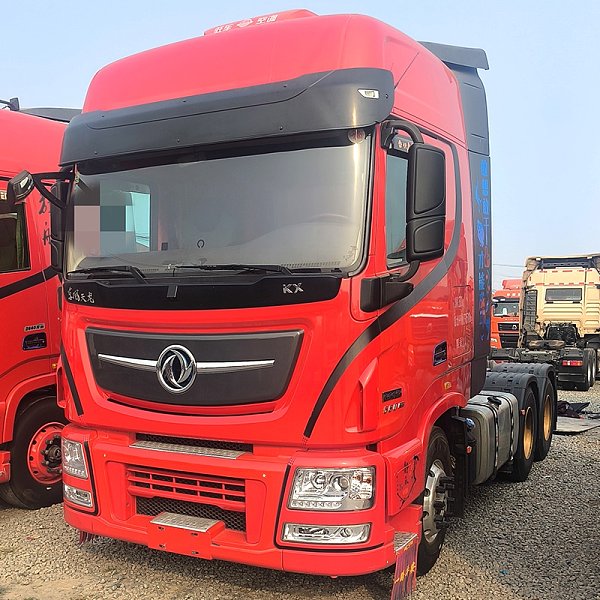 رأس قاطرة Dongfeng KX 6x4 بقوة 560HP