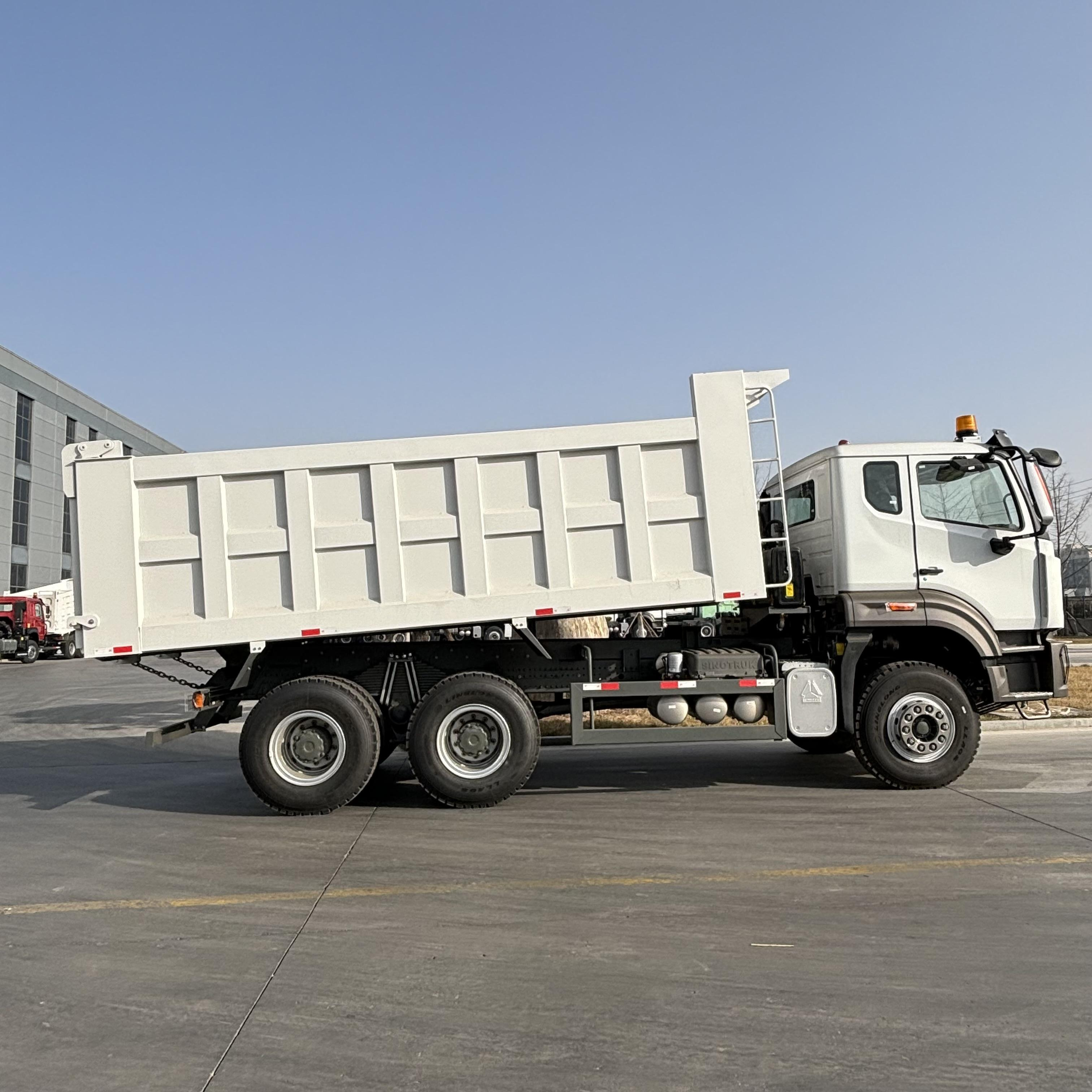 شاحنة قلابة ثقيلة Sinotruk Howo TX بقوة 440HP، بنظام 8x4، وطول 6.5m، بهيكل على شكل U