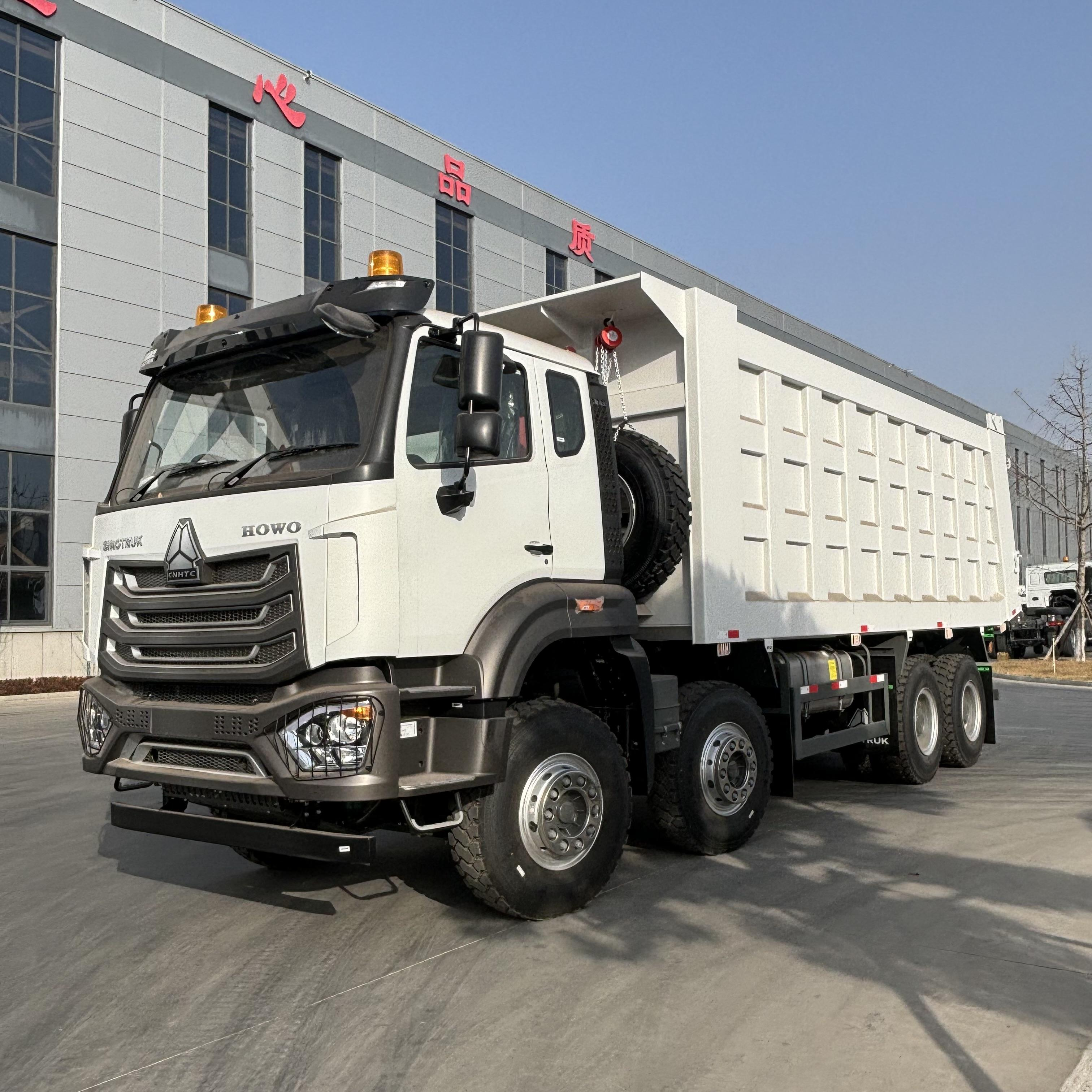 شاحنة قلابة ثقيلة Sinotruk Howo TX بقوة 440HP، بنظام 8x4، وطول 6.5m، بهيكل على شكل U