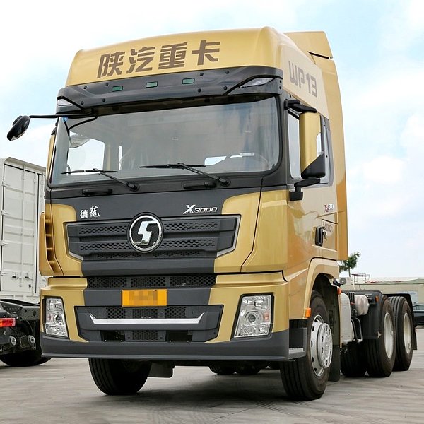 Camion tracteur Shacman X3000 6x4 de 500 HP