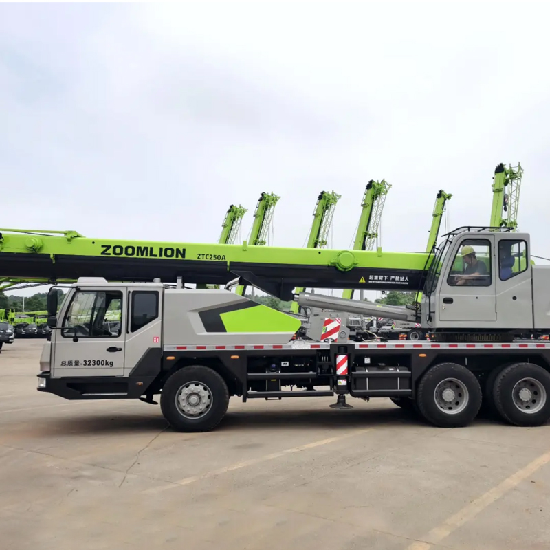 Grue sur camion lourd Zoomlion ZTC250A de 25 tonnes