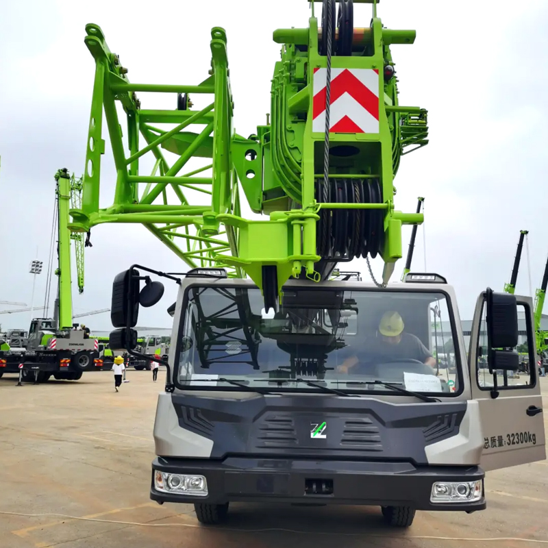 Grue sur camion lourd Zoomlion ZTC250A de 25 tonnes
