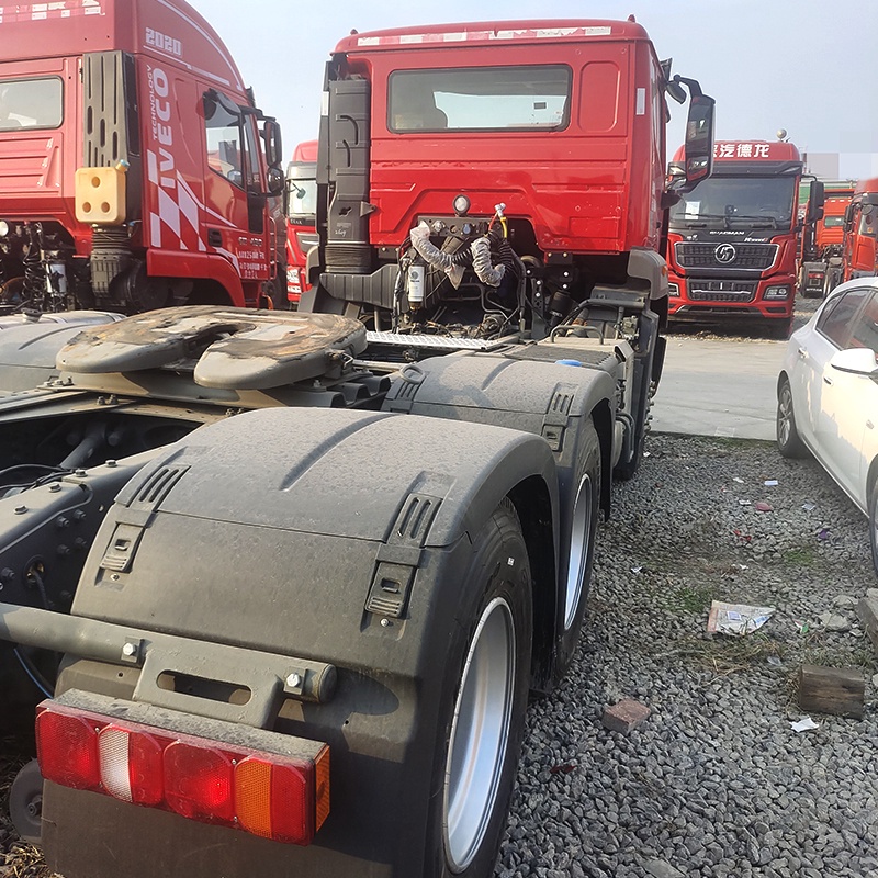 Camion tracteur lourd Howo N7W de 460 ch, 6x4