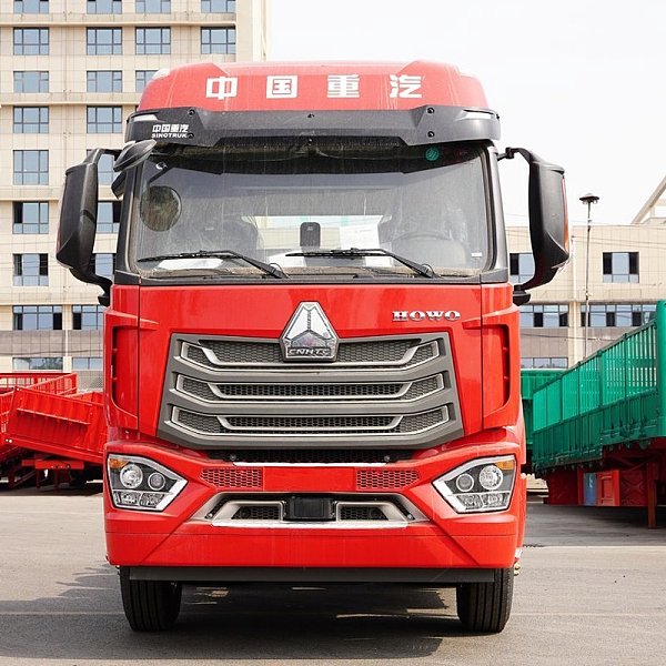Camion tracteur lourd Howo N7W de 460 ch, 6x4