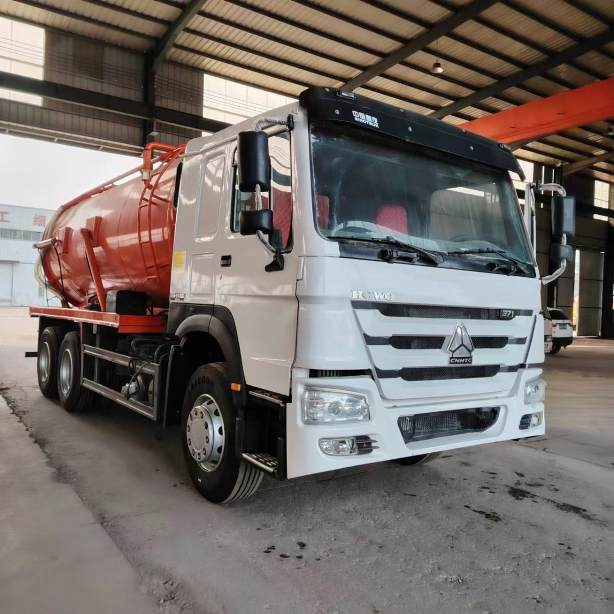 Camions-citernes aspirateurs d’eaux usées