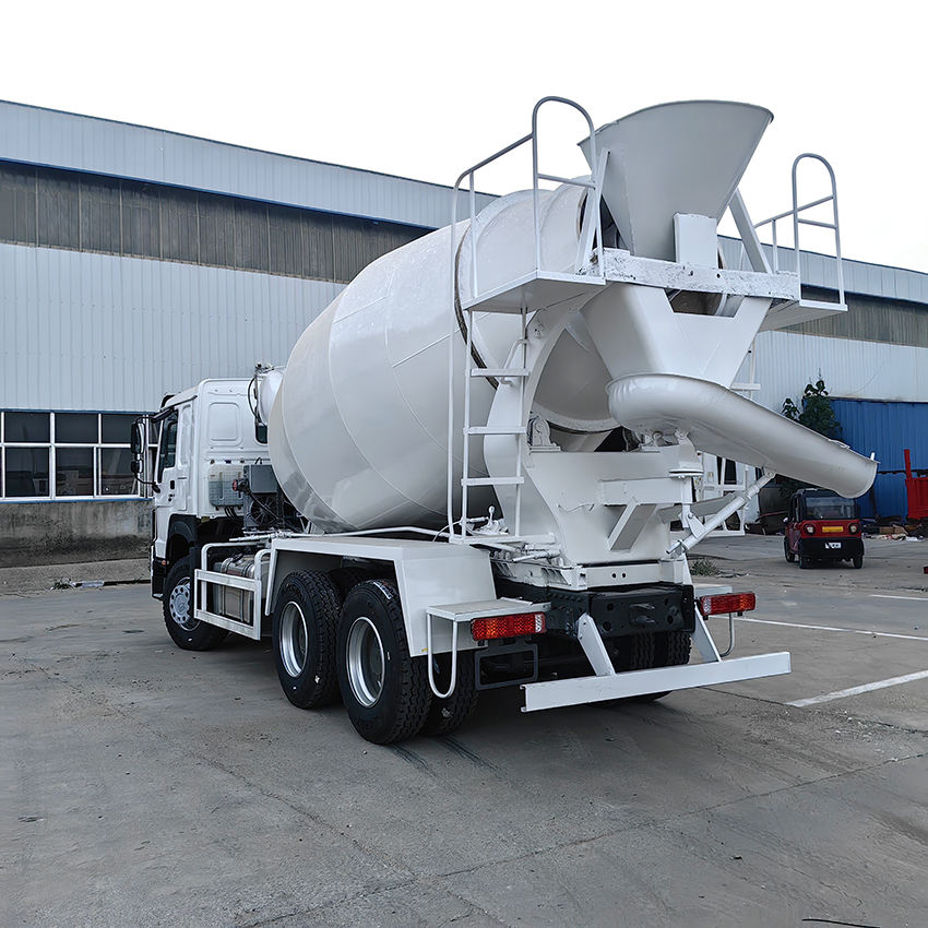 Camion malaxeur à béton Sinotruk Howo 6x4