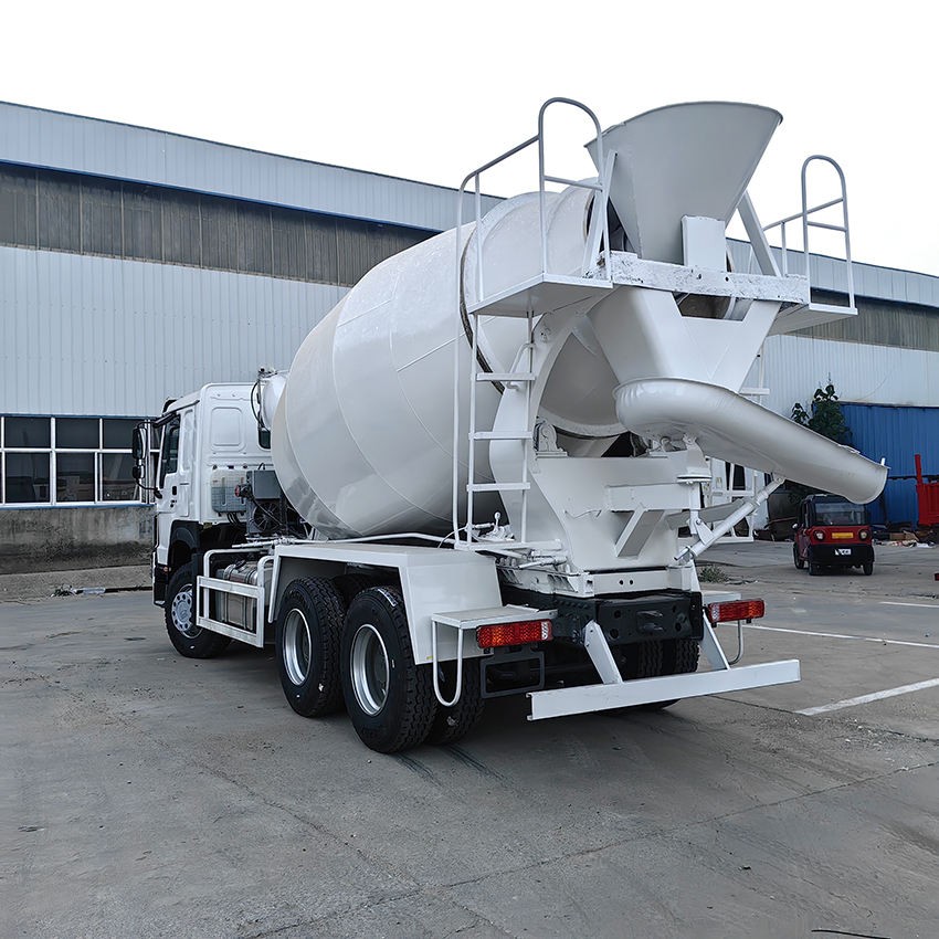 Camion malaxeur à béton Sinotruk Howo 6x4