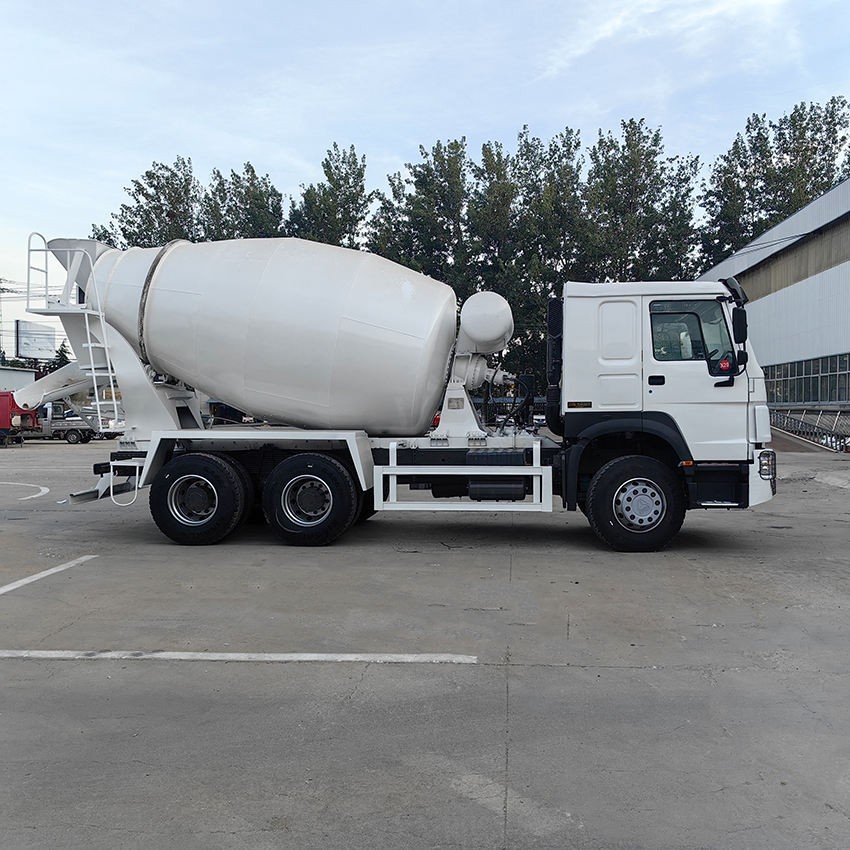 Camion malaxeur à béton Sinotruk Howo 6x4