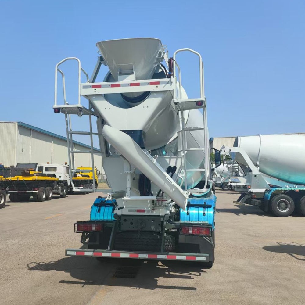 Camion malaxeur à béton Sinotruk Howo 6x4