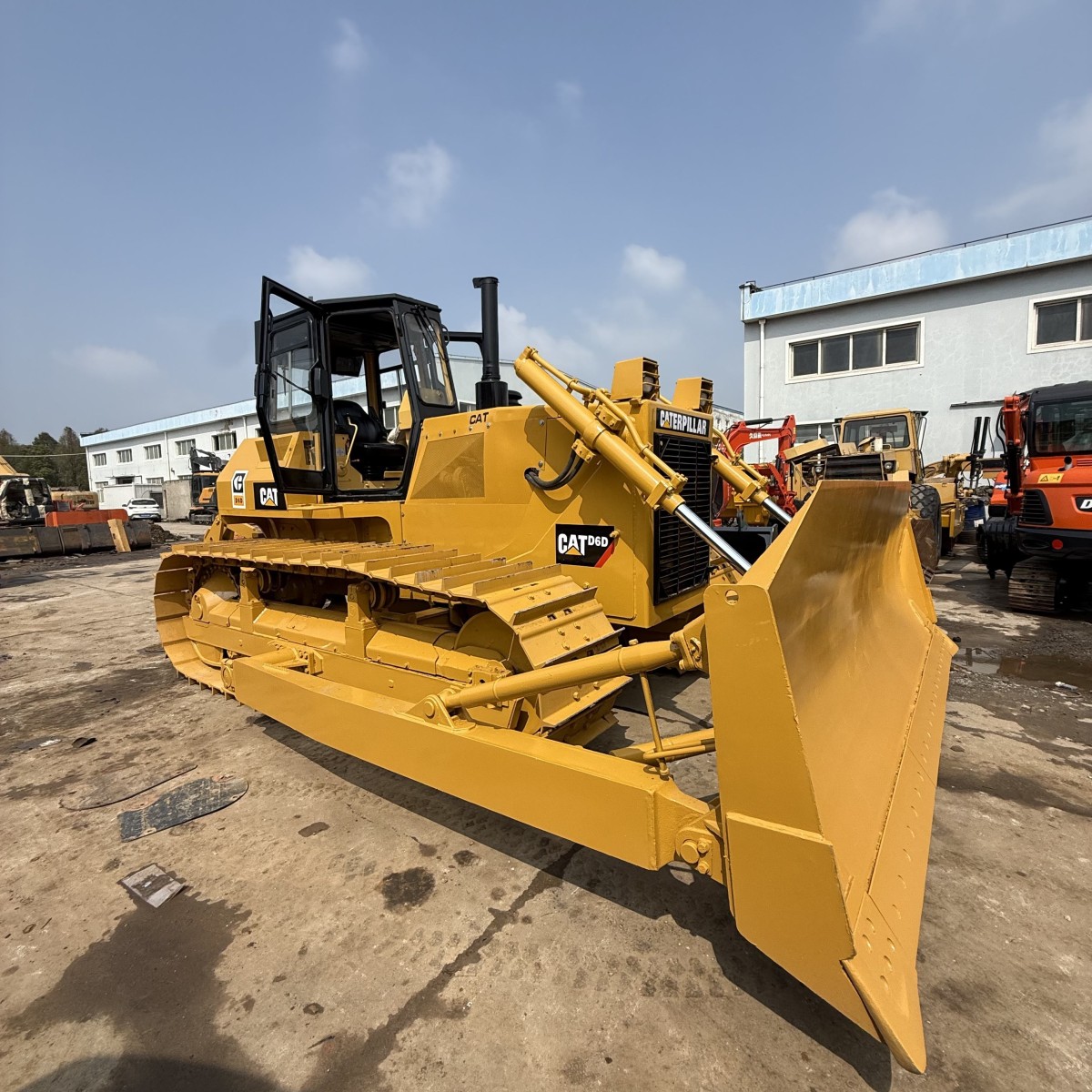 Bulldozer sur chenilles Caterpillar CAT