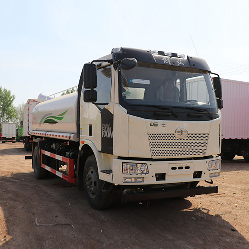 شاحنة رش مياه FAW Jiefang J6L بقوة 220HP ودفع 4X2