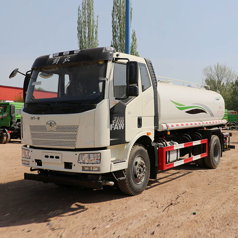 شاحنة رش مياه FAW Jiefang J6L بقوة 220HP ودفع 4X2